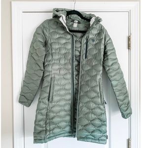 Mountain Hardwear puffy coat x-small